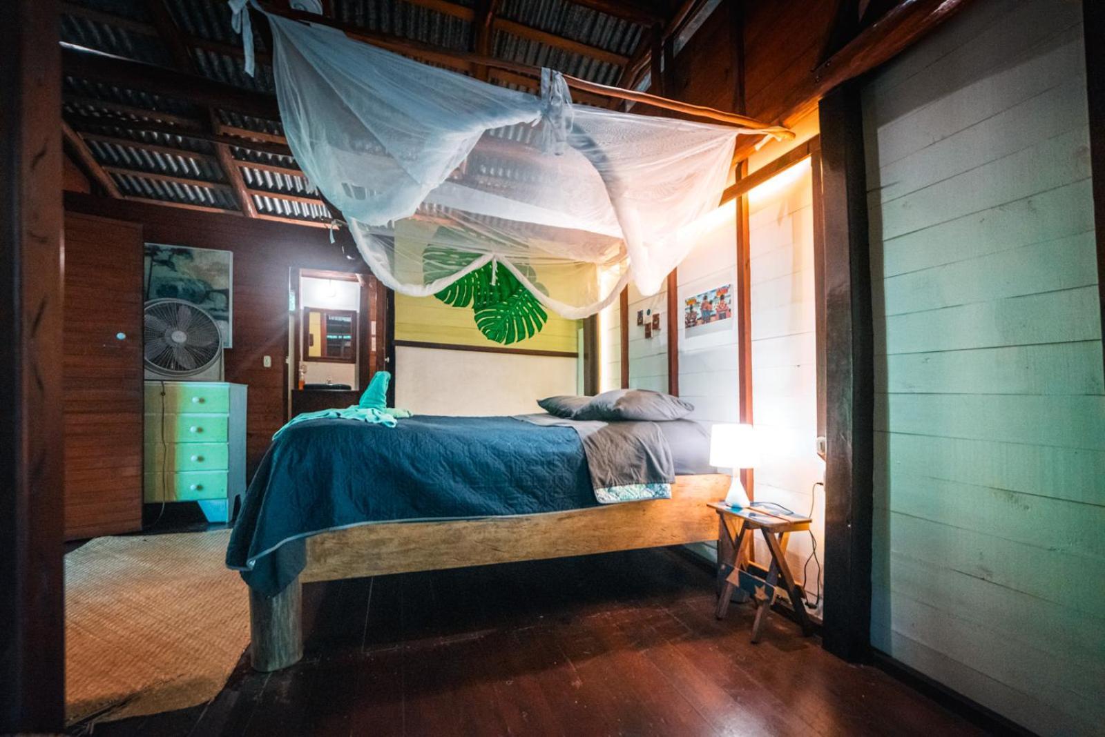 Hotel Casa Perico Rio Dulce Town Extérieur photo